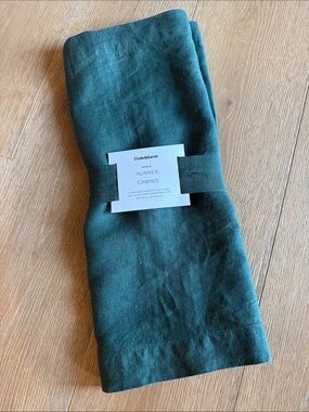 Crate&Barrel Marin European Flax Linen Table Runner